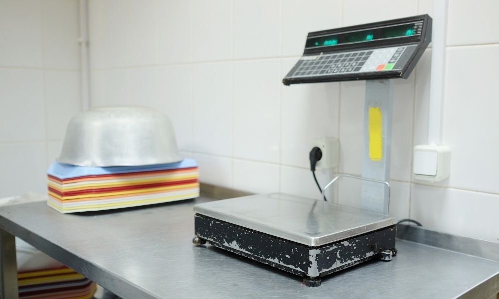 6 Tips for Maintaining Your Industrial Bench Scale